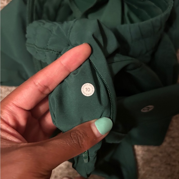 Lululemon track that shorts - Picture 11 of 11